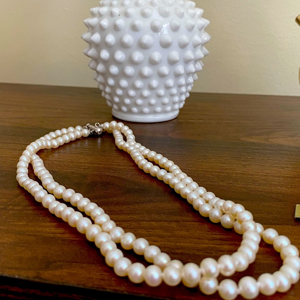 Double strand pearl necklace